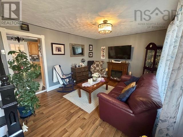 211 Ling Street, New Waterford, Nova Scotia  B1H 2W3 - Photo 11 - 202519269