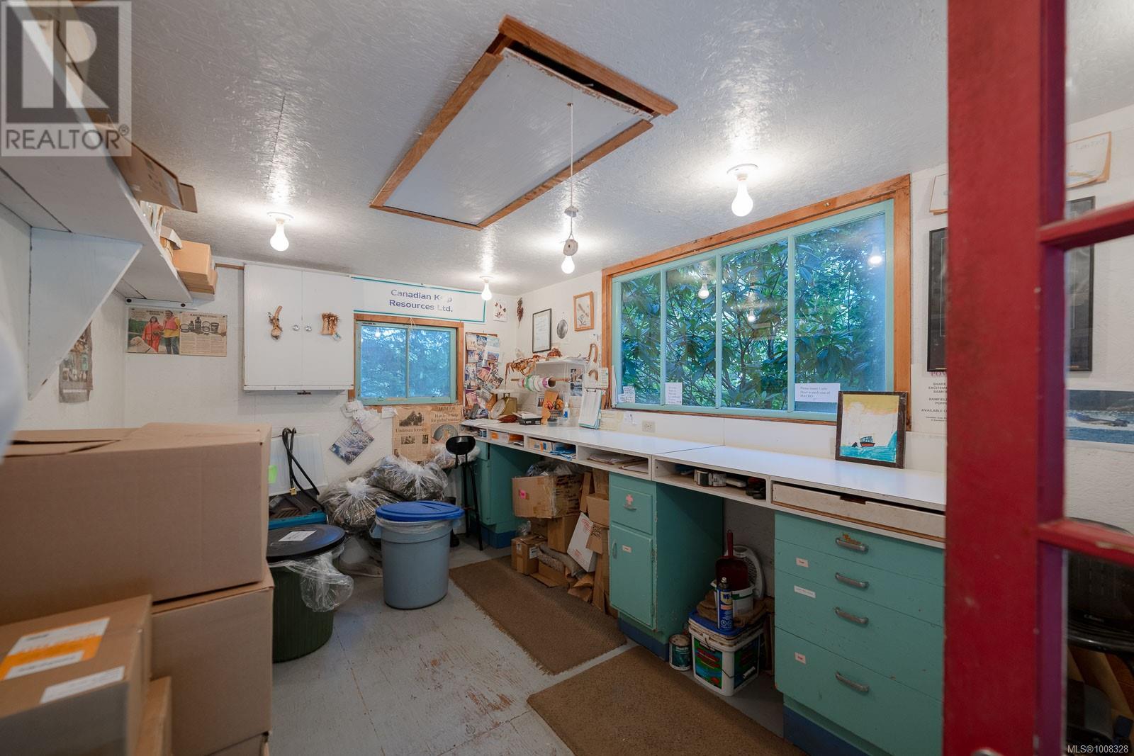 310 Tower Rd, Bamfield, British Columbia  V0R 1B0 - Photo 18 - 1008328