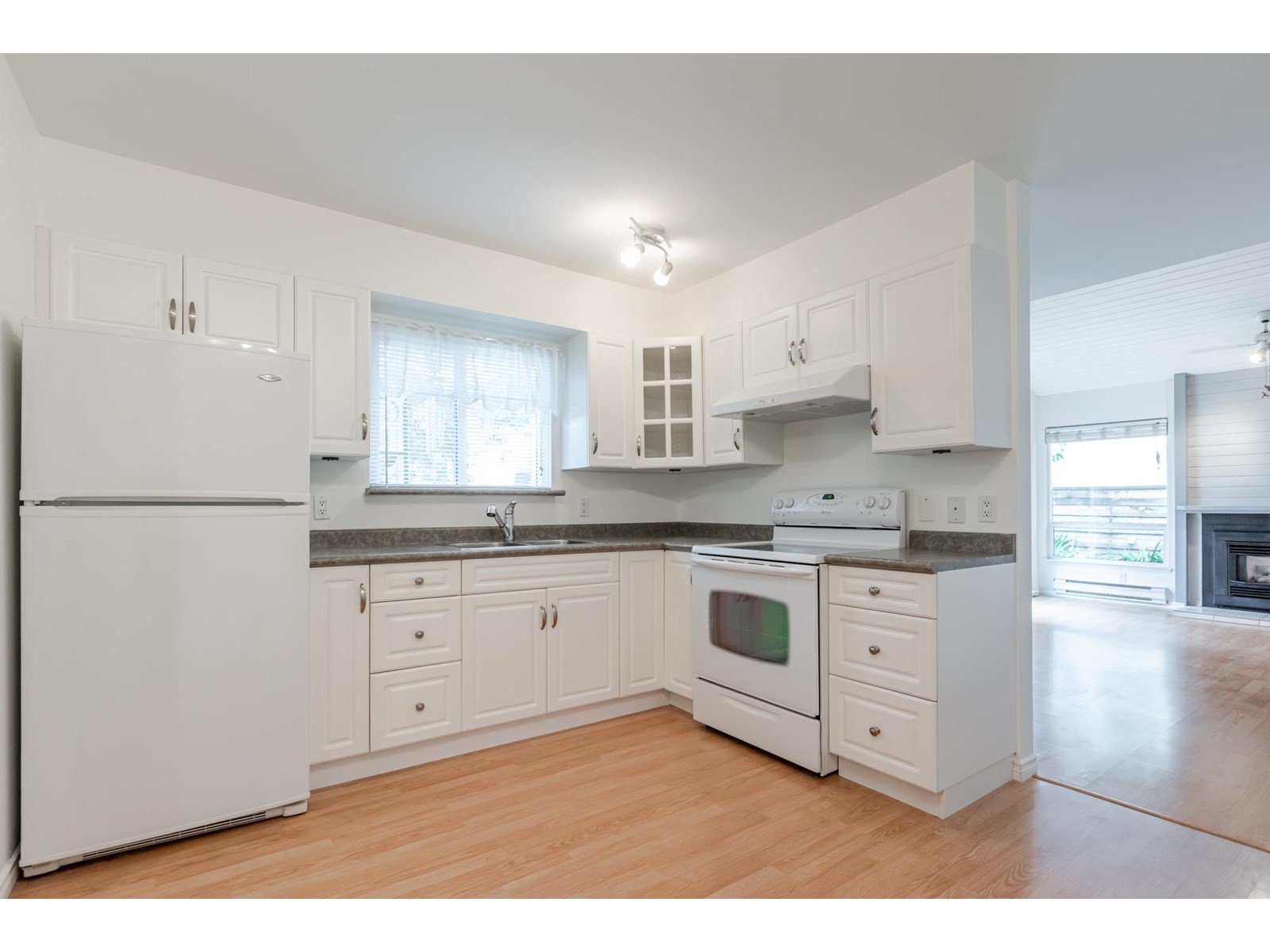 6055 W Greenside Drive, Surrey, British Columbia V3S 5M8 - Photo 11 - R3032452