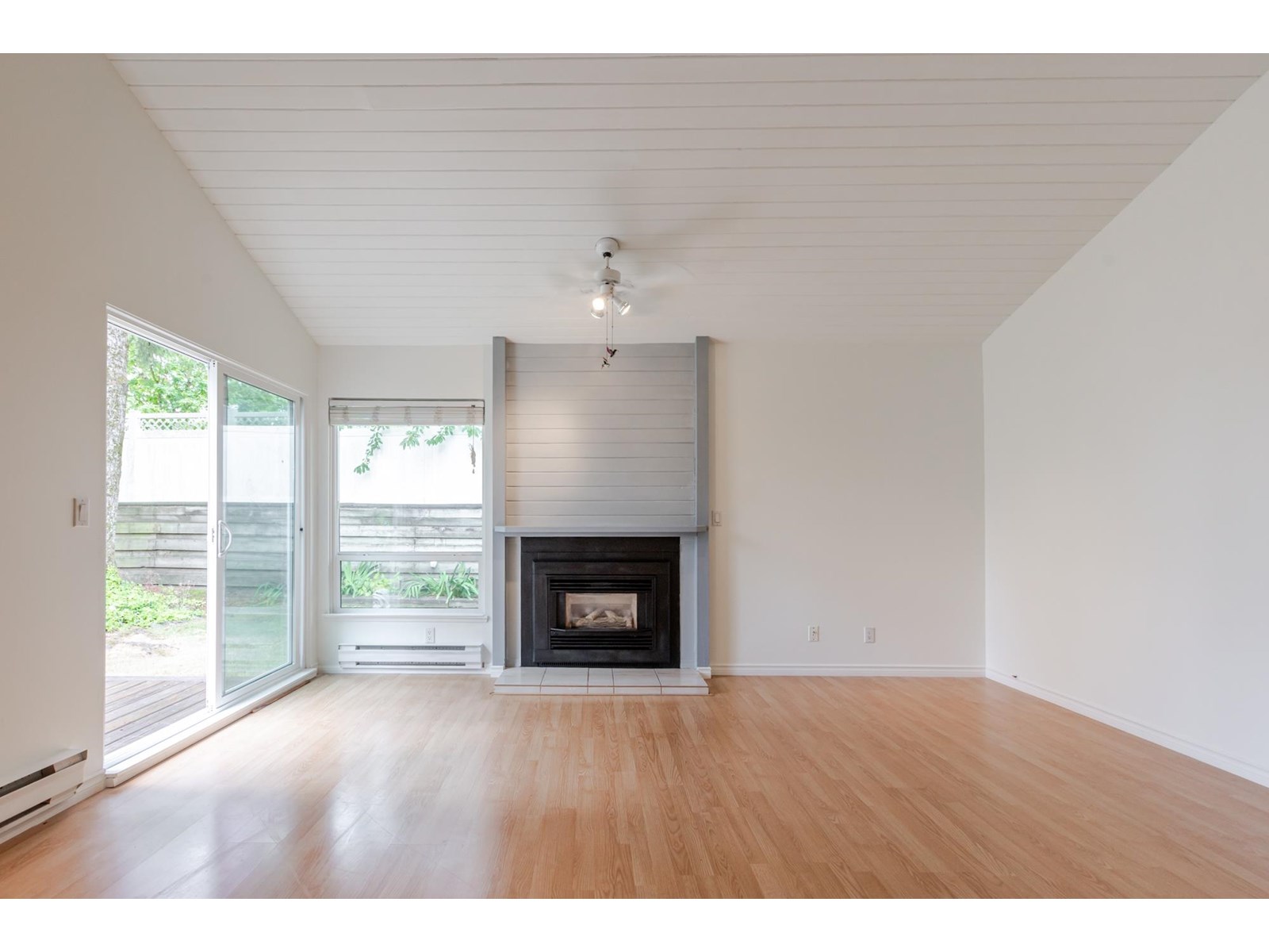 6055 W Greenside Drive, Surrey, British Columbia V3S 5M8 - Photo 7 - R3032452