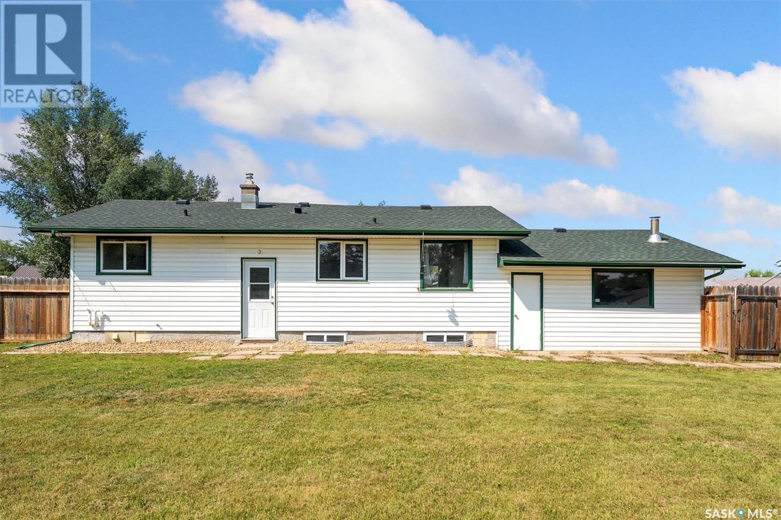 114 2nd Street S, Martensville, Saskatchewan  S0K 2T0 - Photo 34 - SK014280