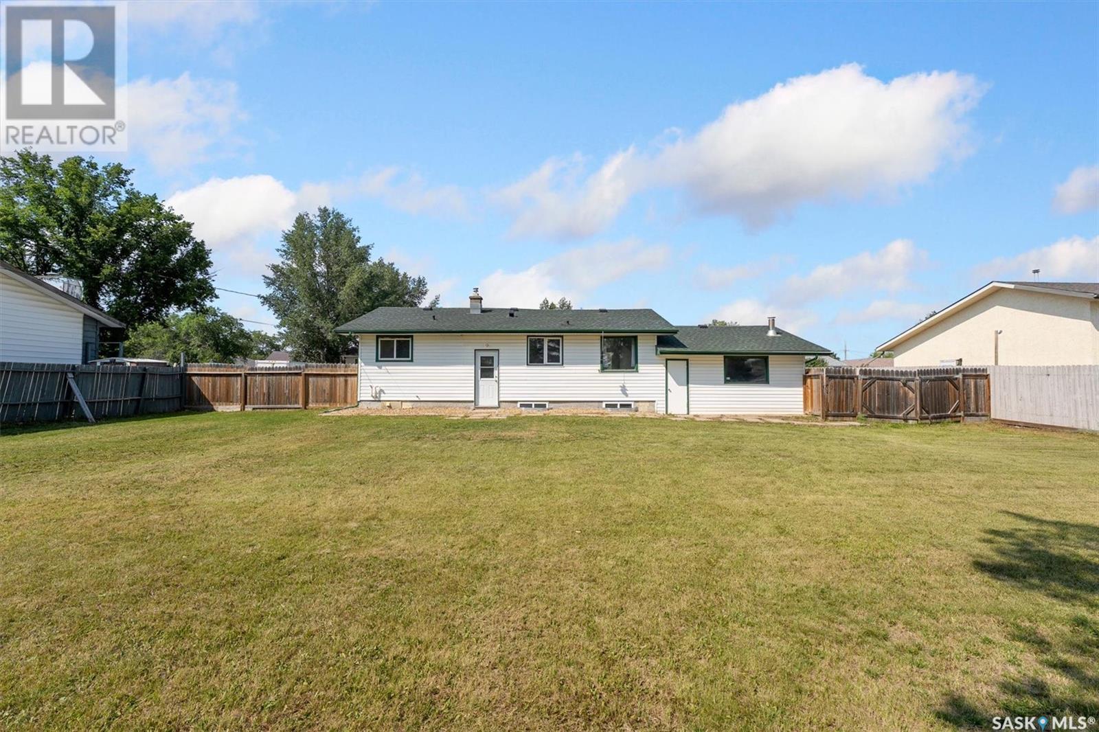 114 2nd Street S, Martensville, Saskatchewan  S0K 2T0 - Photo 35 - SK014280