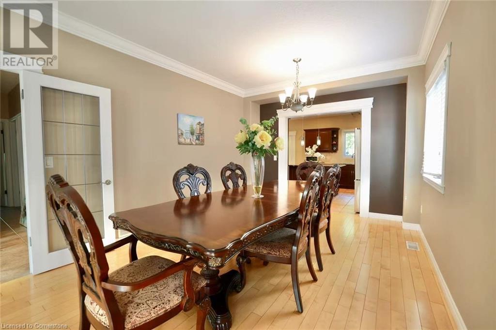 Property at 872 CREEKSIDE Drive image 5