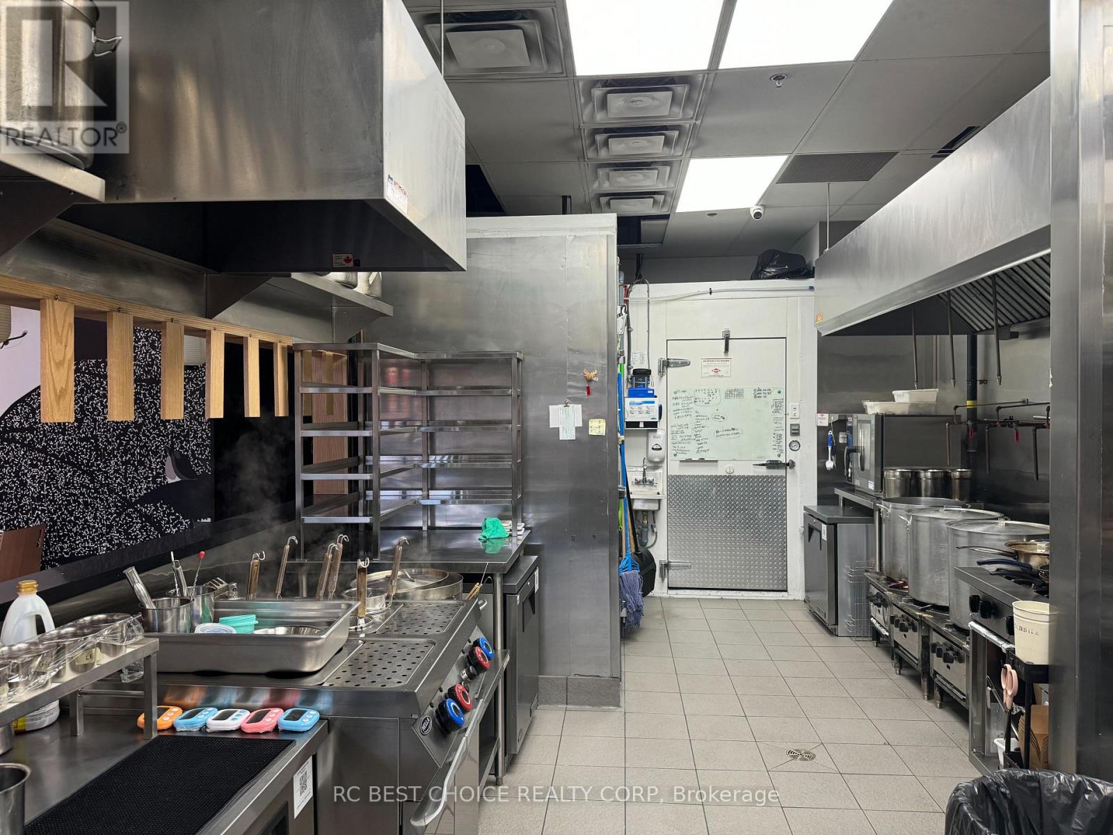 3 - 2131 Yonge Street, Toronto (Mount Pleasant West), Ontario  M4S 2A7 - Photo 2 - C12317752