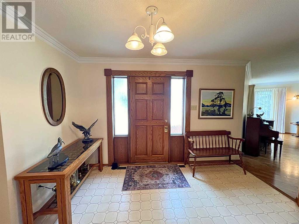 Property at 90 Tudor Crescent S image 5