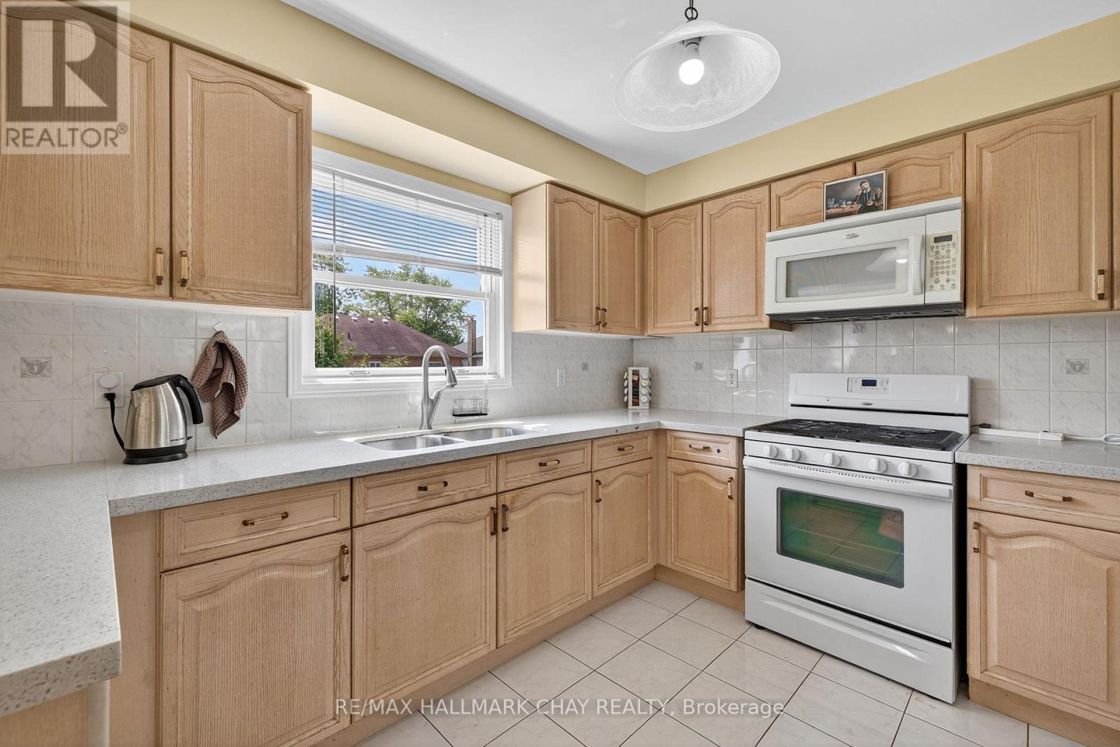 25 Heatherwood Crescent, Markham, Ontario  L3R 8W5 - Photo 13 - N12317758