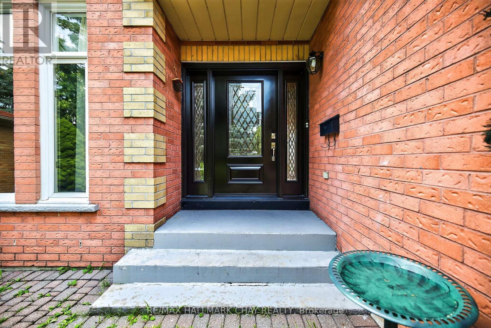 Property at 25 HEATHERWOOD CRESCENT image 3