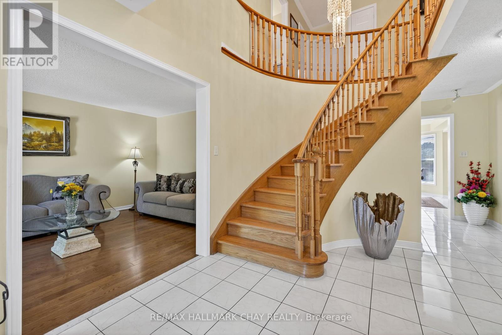 Property at 25 HEATHERWOOD CRESCENT image 4