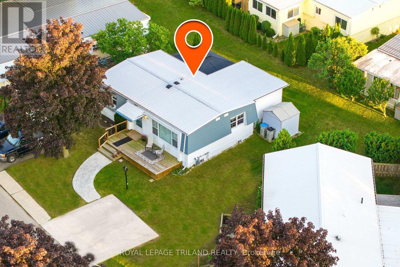 152 Pebble Beach Parkway, South Huron, Ontario  N0M 1T0 - Photo 1 - X12317832