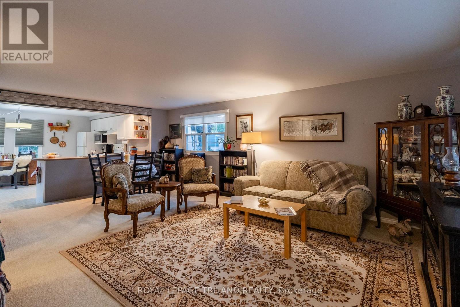 152 Pebble Beach Parkway, South Huron, Ontario  N0M 1T0 - Photo 24 - X12317832