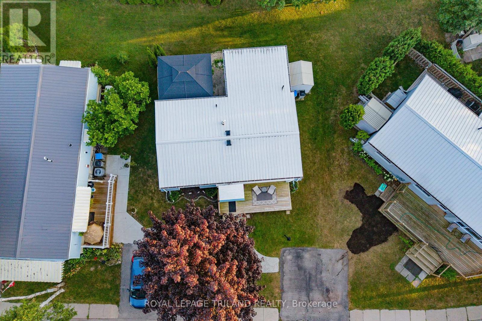 152 Pebble Beach Parkway, South Huron, Ontario  N0M 1T0 - Photo 38 - X12317832