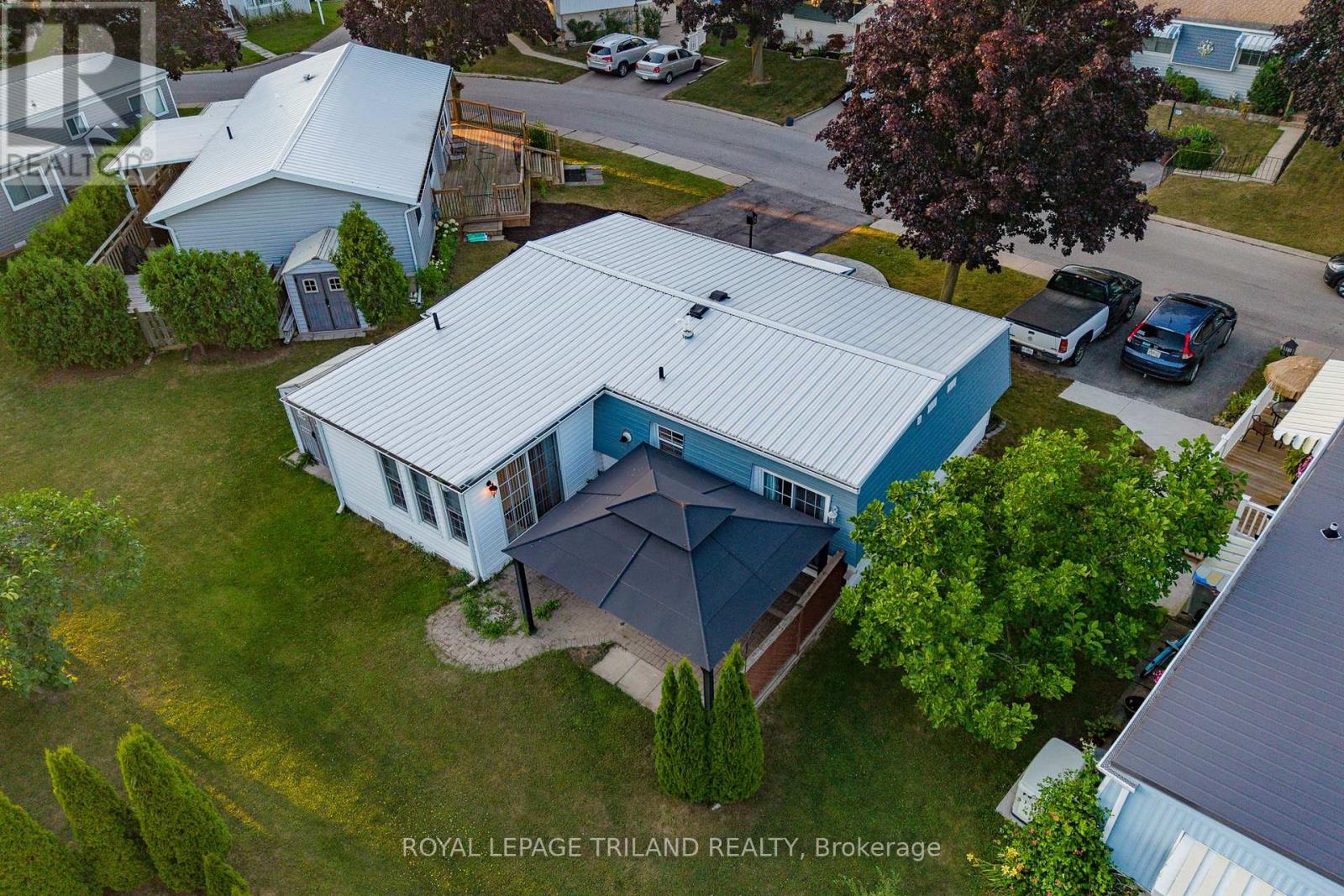 152 Pebble Beach Parkway, South Huron, Ontario  N0M 1T0 - Photo 39 - X12317832