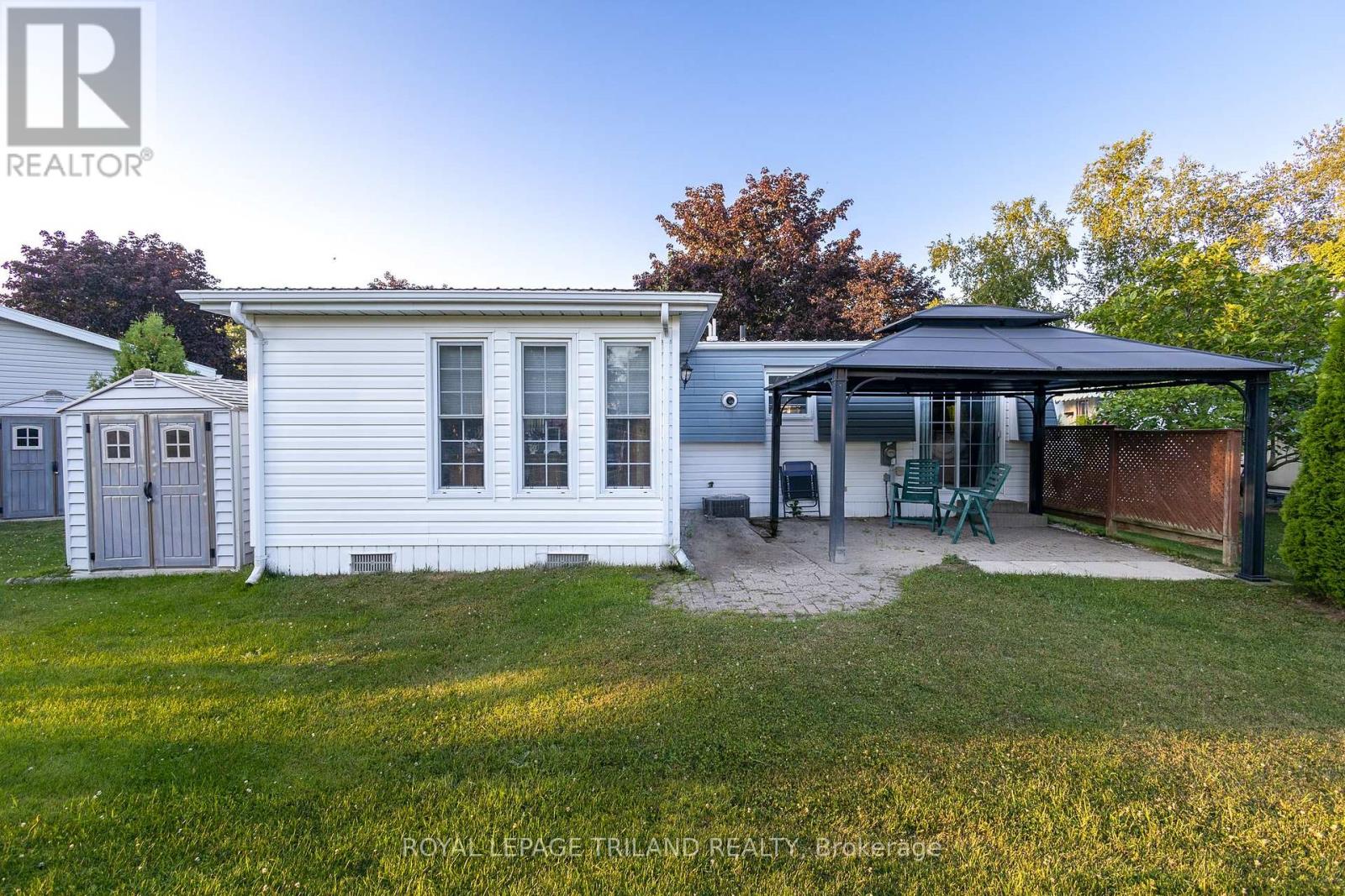 152 Pebble Beach Parkway, South Huron, Ontario  N0M 1T0 - Photo 41 - X12317832