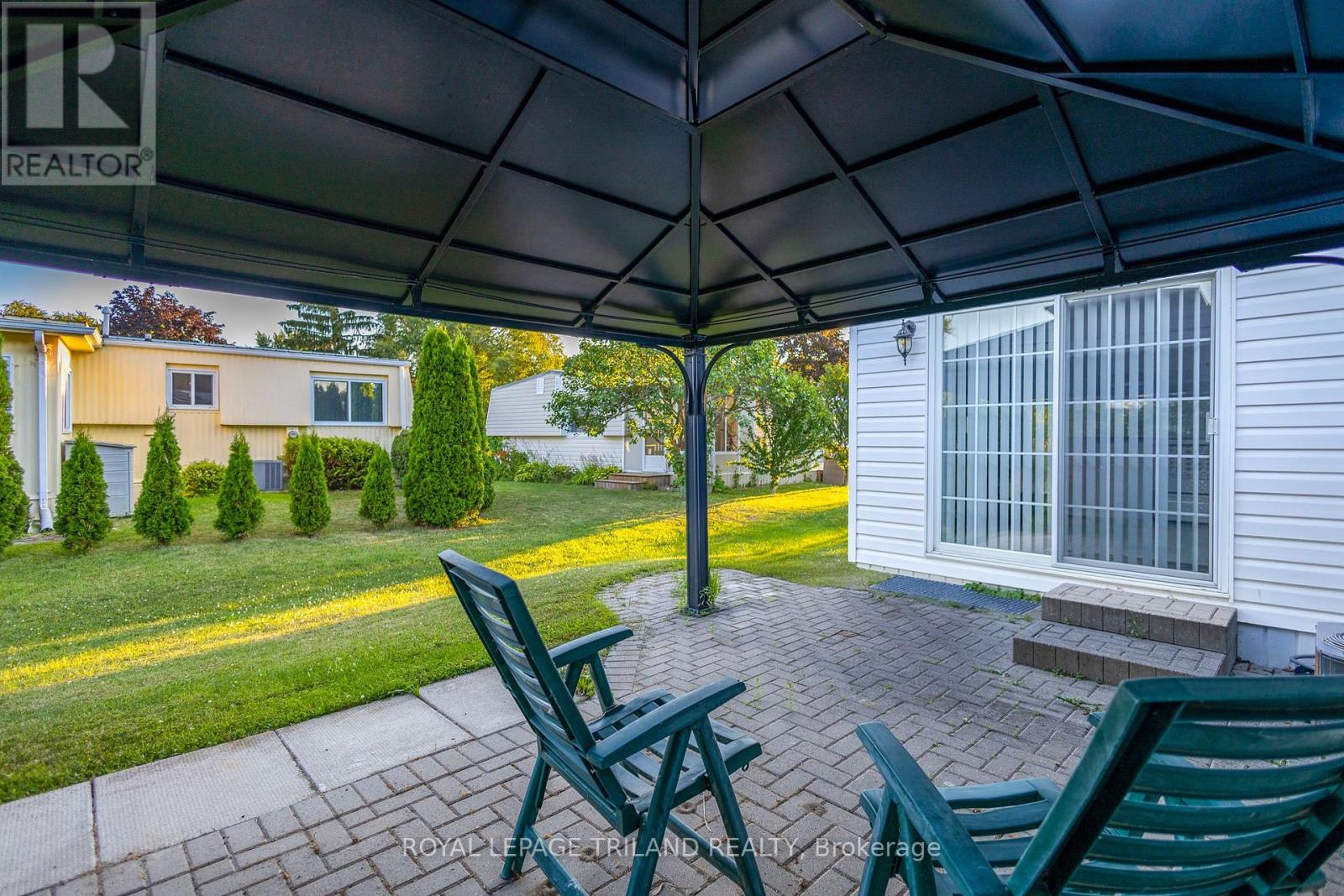 152 Pebble Beach Parkway, South Huron, Ontario  N0M 1T0 - Photo 43 - X12317832