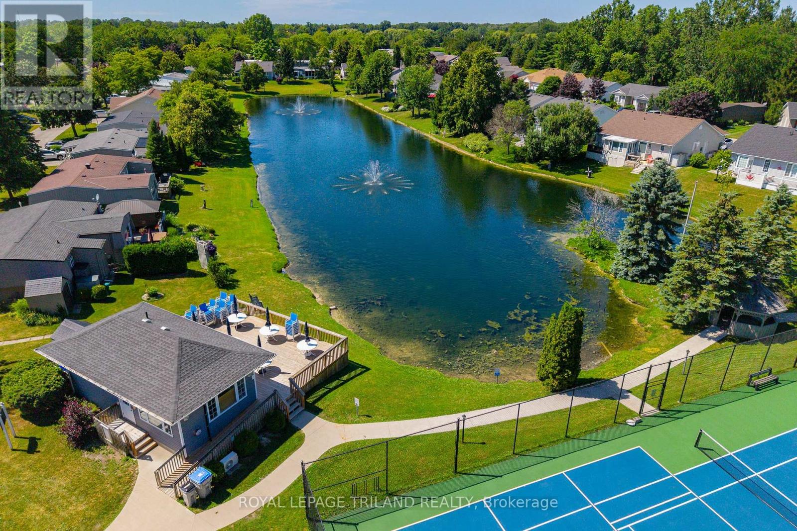 152 Pebble Beach Parkway, South Huron, Ontario  N0M 1T0 - Photo 50 - X12317832