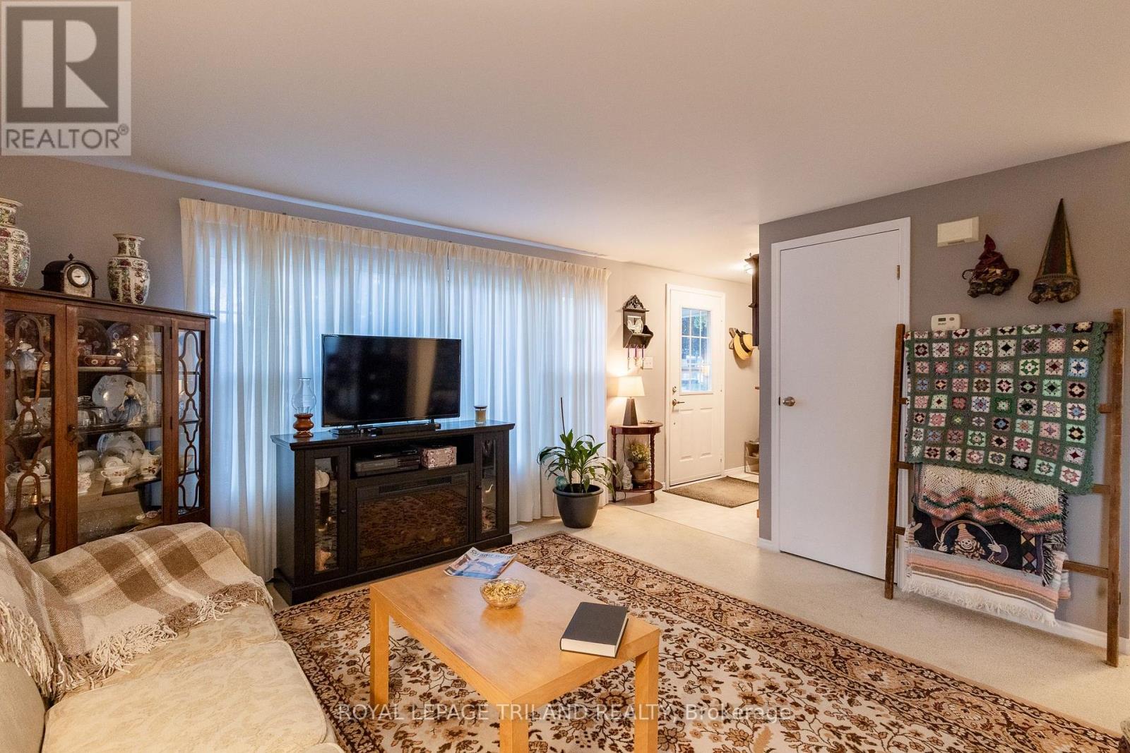 152 Pebble Beach Parkway, South Huron, Ontario  N0M 1T0 - Photo 7 - X12317832