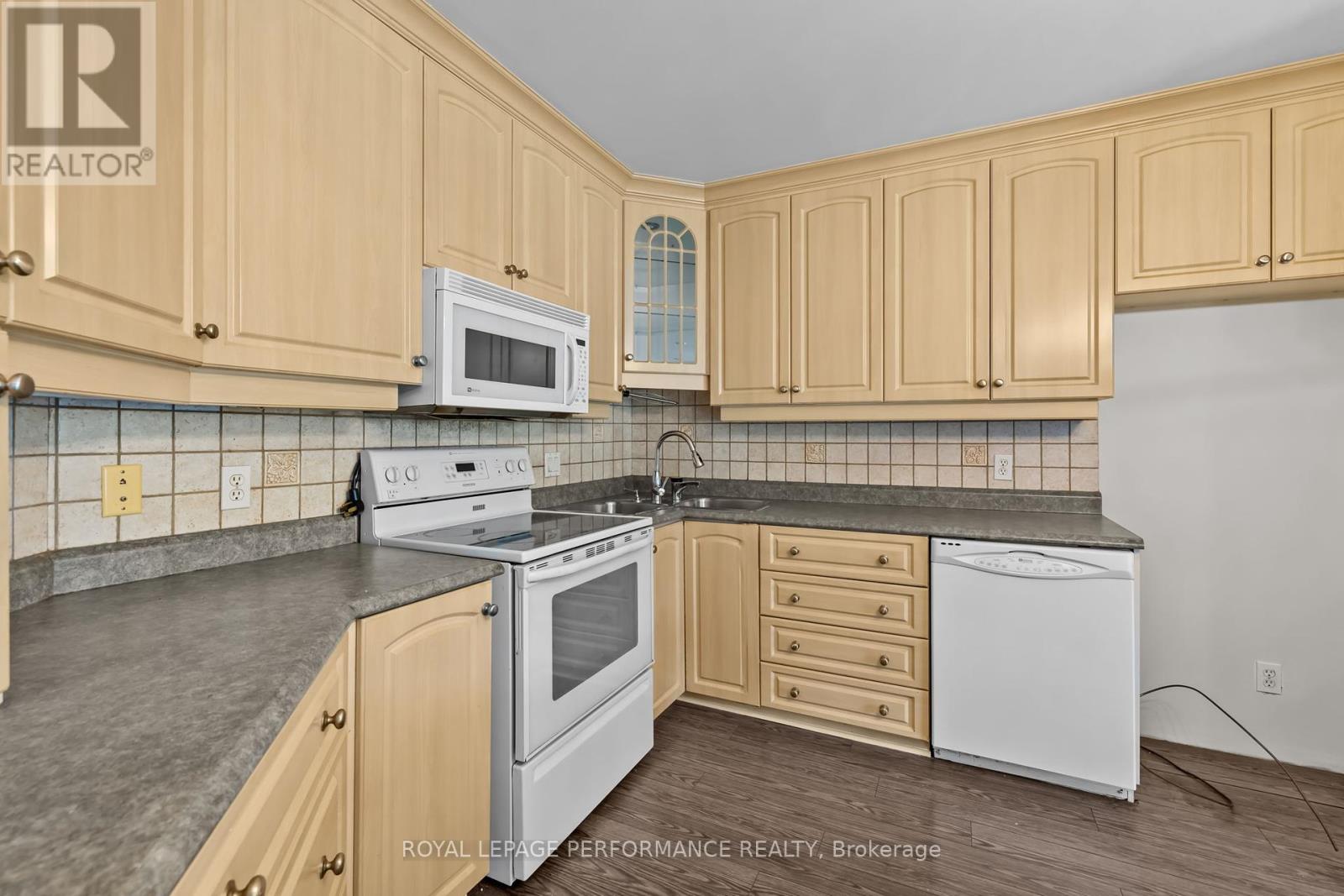 28 Queen Street, North Stormont, Ontario  K0A 1R0 - Photo 31 - X12317915