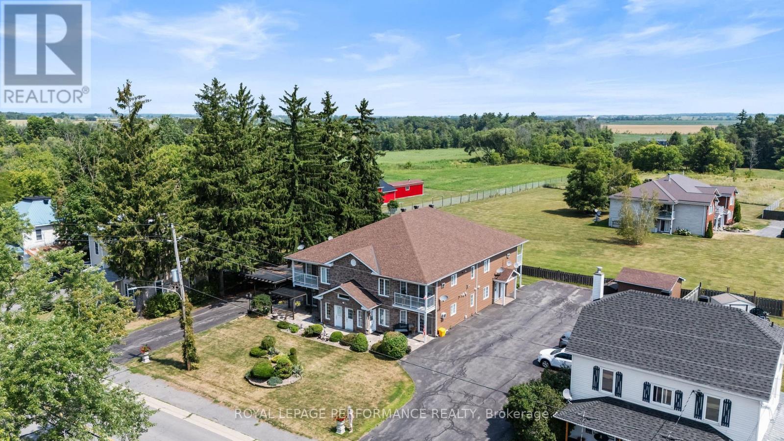 28 Queen Street, North Stormont, Ontario  K0A 1R0 - Photo 4 - X12317915