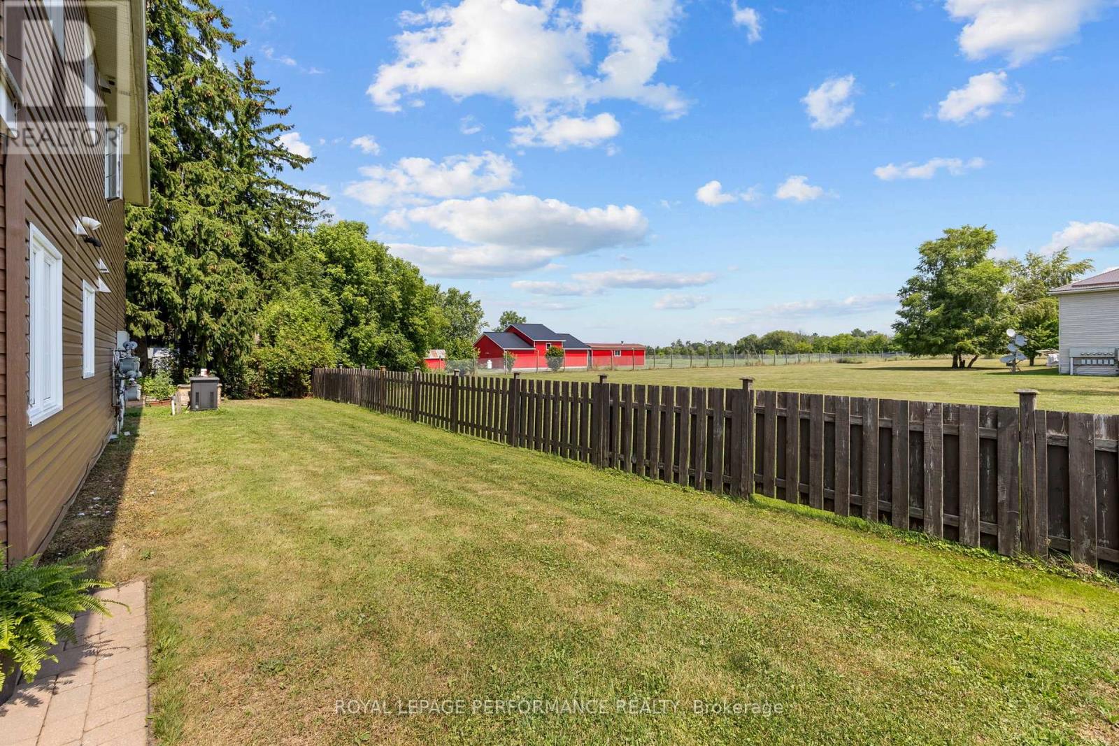 28 Queen Street, North Stormont, Ontario  K0A 1R0 - Photo 41 - X12317915