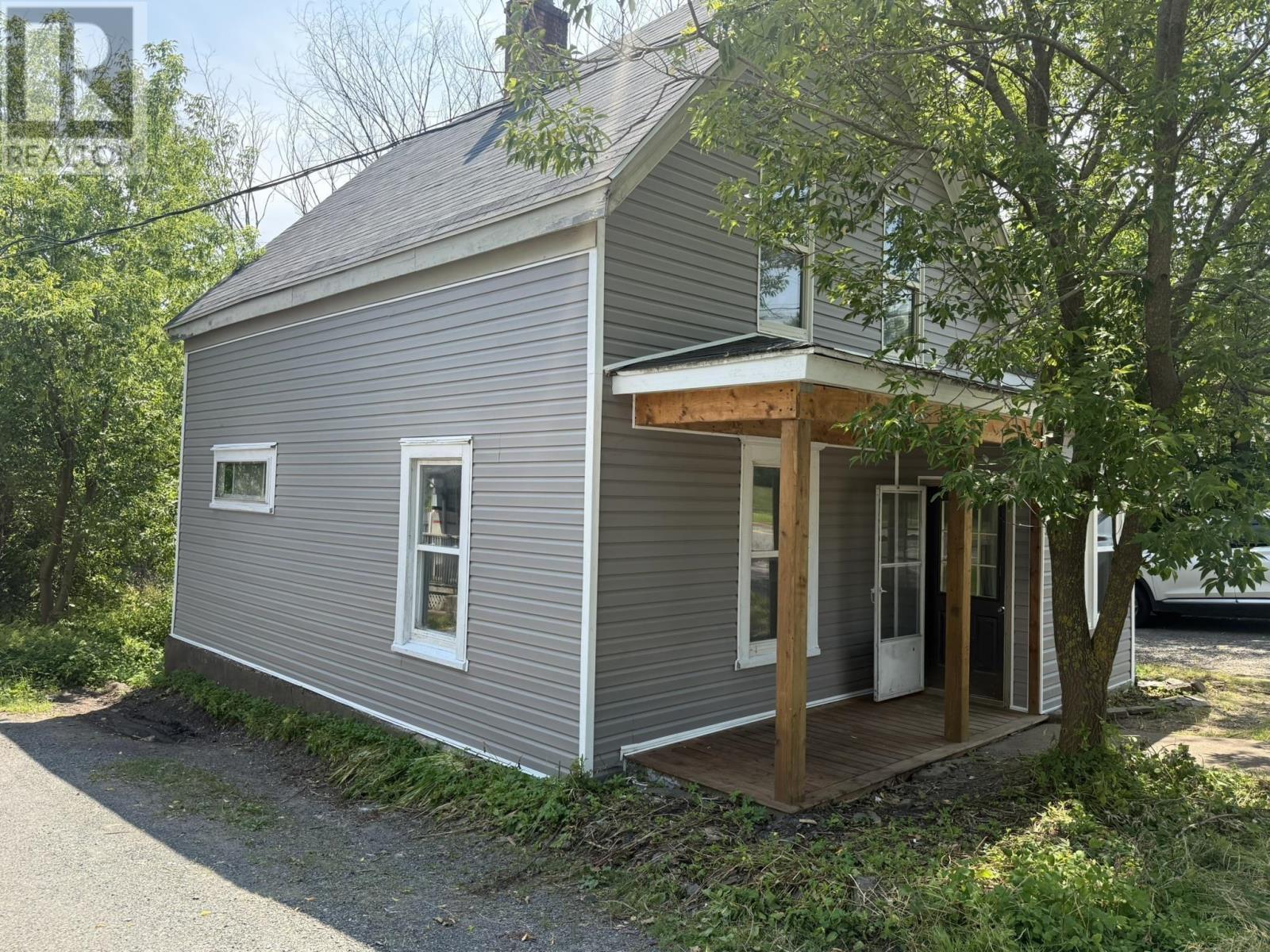 315 South Foord Street, Stellarton, Nova Scotia  B0K 1S0 - Photo 3 - 202519274