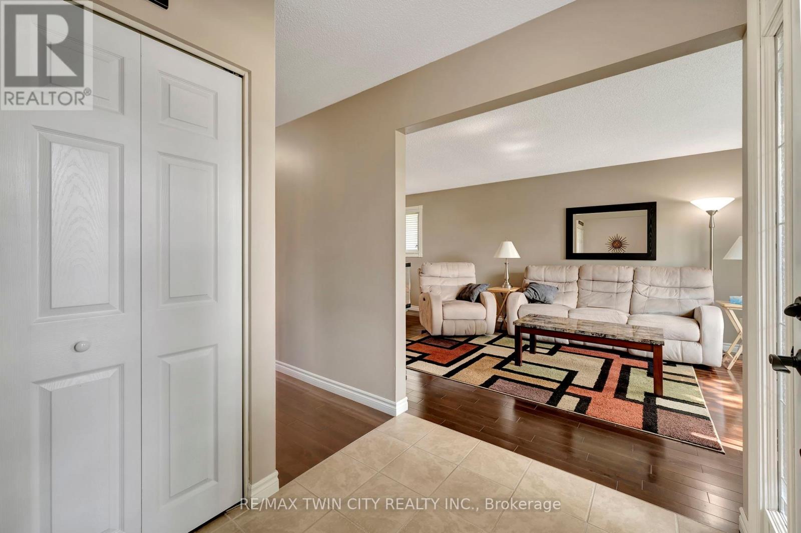 375 Elliott Street, Cambridge, Ontario  N1R 2L6 - Photo 4 - X12317779
