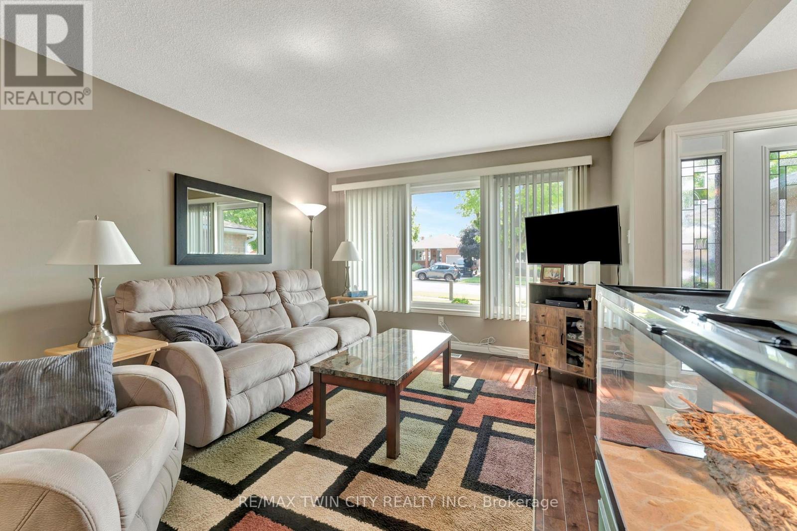 375 Elliott Street, Cambridge, Ontario  N1R 2L6 - Photo 5 - X12317779