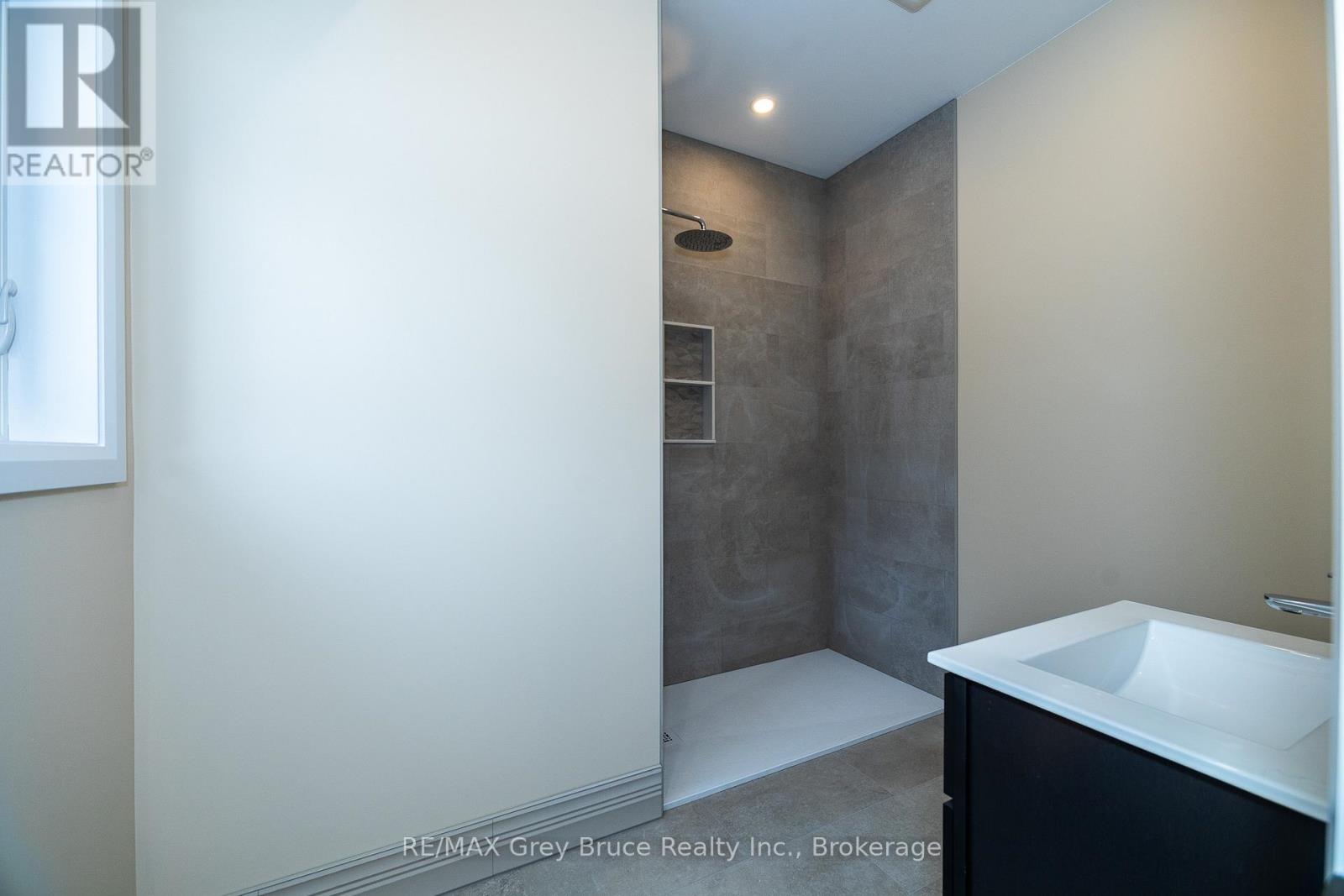 457 Huron Rd Road, South Bruce Peninsula, Ontario  N0H 2T0 - Photo 10 - X12317893