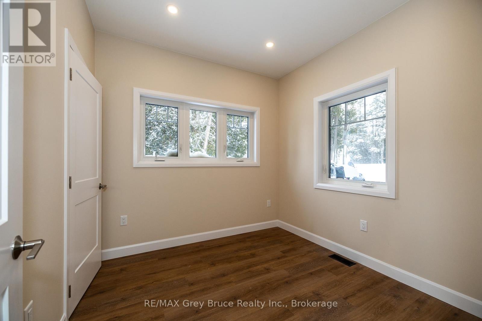 457 Huron Rd Road, South Bruce Peninsula, Ontario  N0H 2T0 - Photo 14 - X12317893