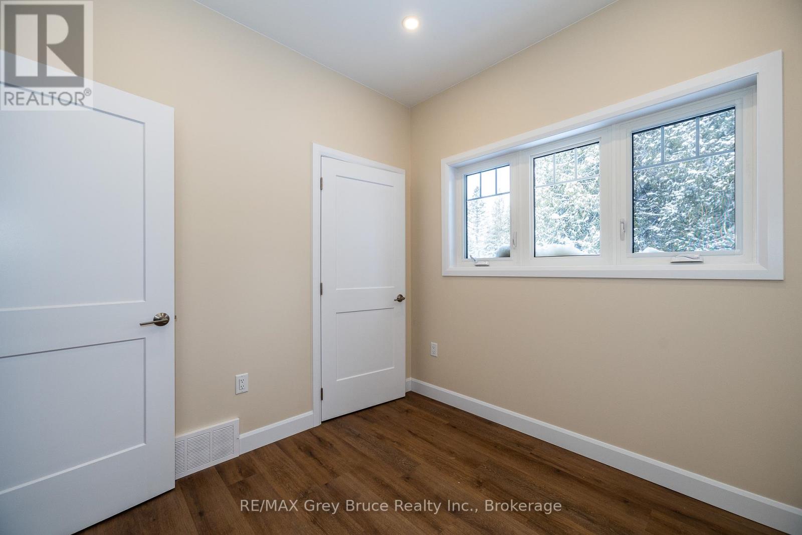 457 Huron Rd Road, South Bruce Peninsula, Ontario  N0H 2T0 - Photo 15 - X12317893