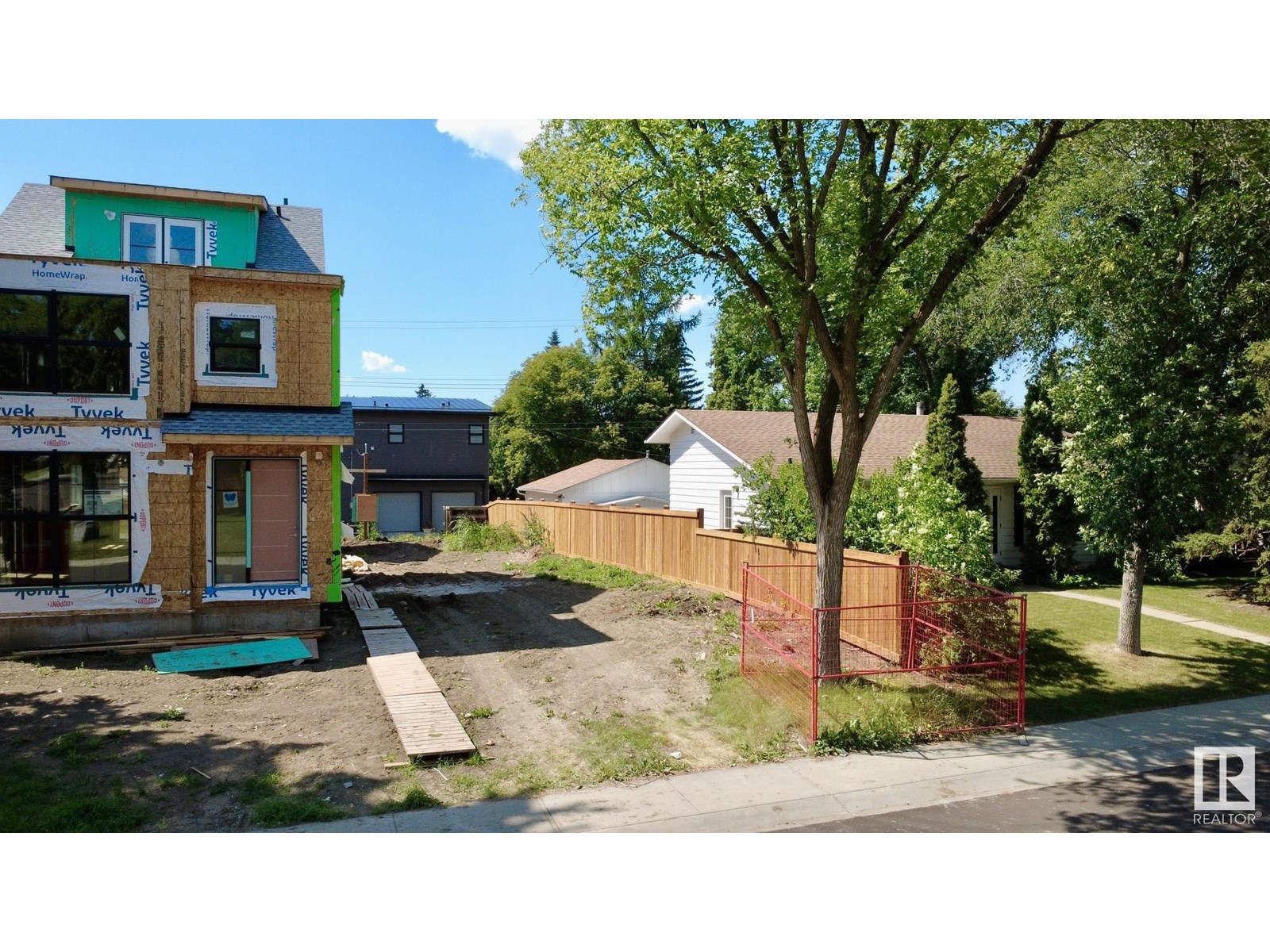 7806 145 St Nw, Edmonton, Alberta  T5R 0S6 - Photo 2 - E4450369