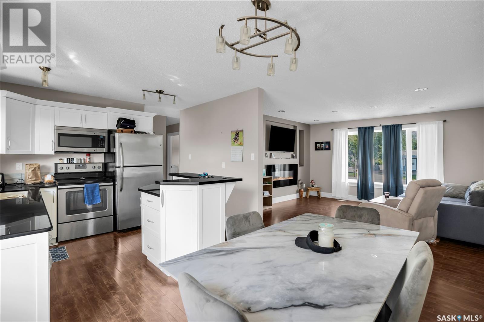 Property at 3562 Fairlight DRIVE image 4