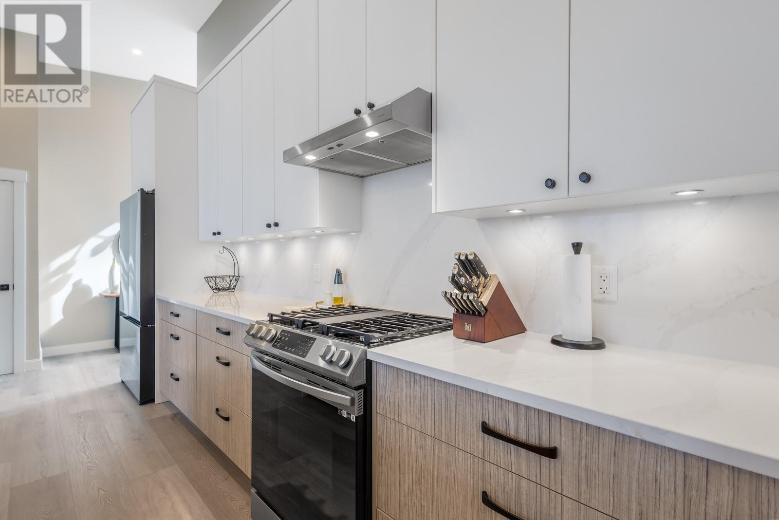 Property at 3220 Hilltown Drive Unit# 20 image 4