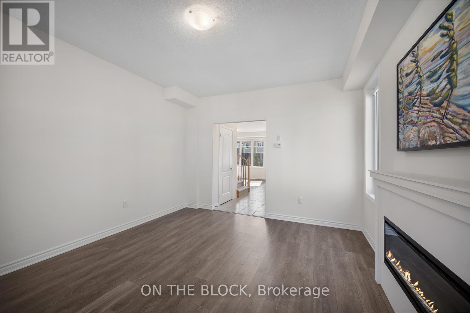 Property at 6 COURTLAND WAY image 3
