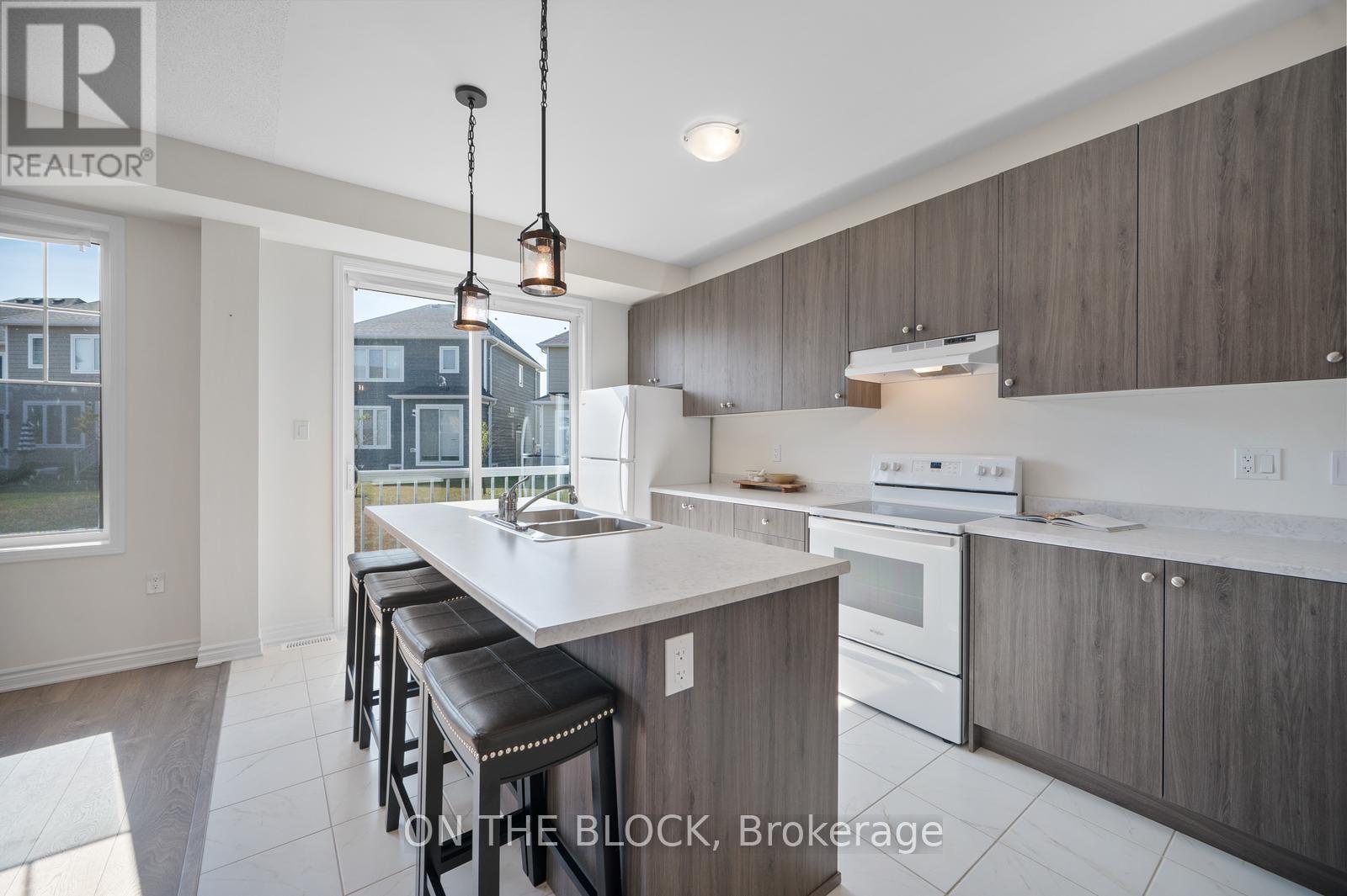 6 Courtland Way, Wasaga Beach, Ontario  L9Z 0K2 - Photo 6 - S12317872