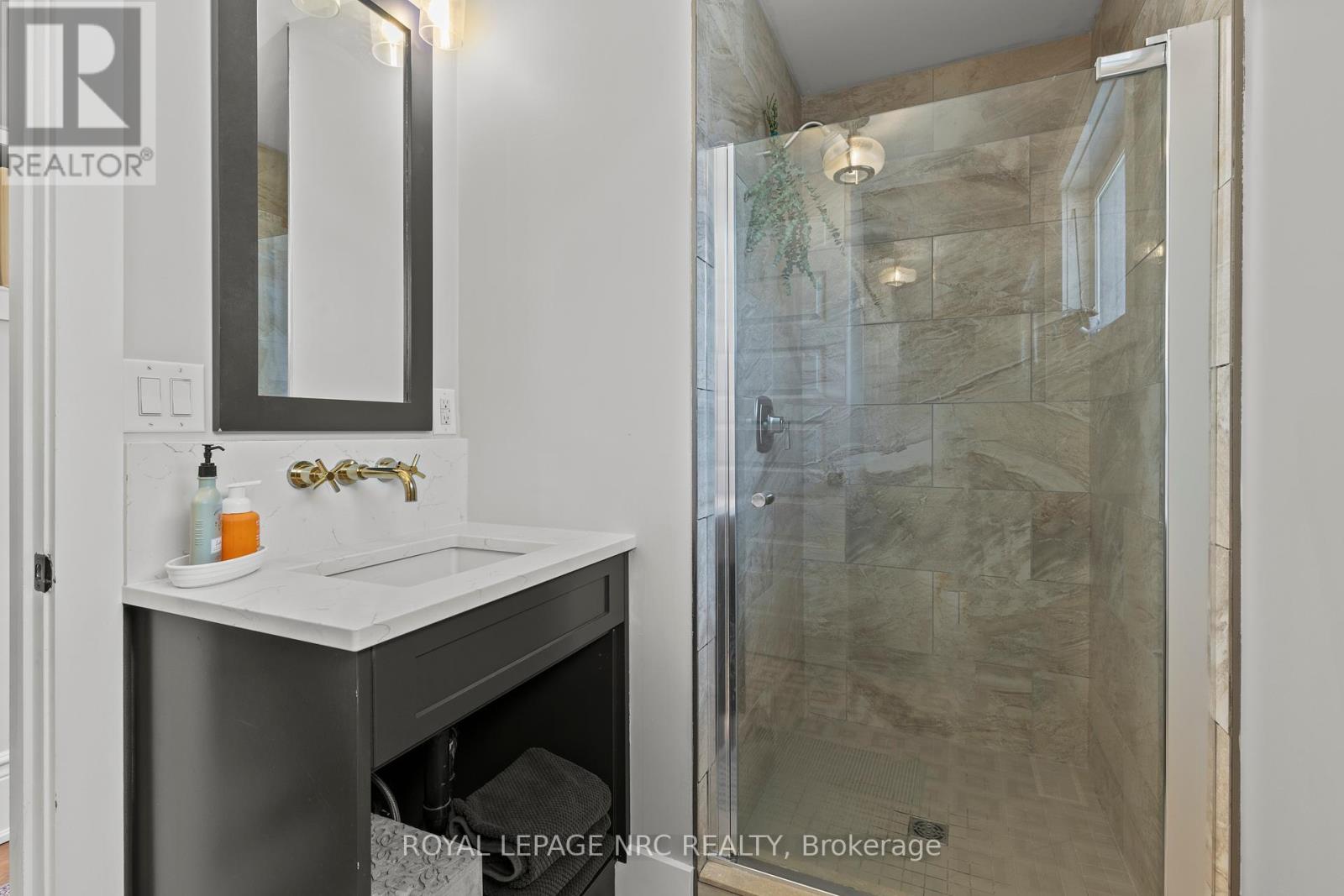 538 King Street, Port Colborne, Ontario  L3K 4H6 - Photo 13 - X12094013