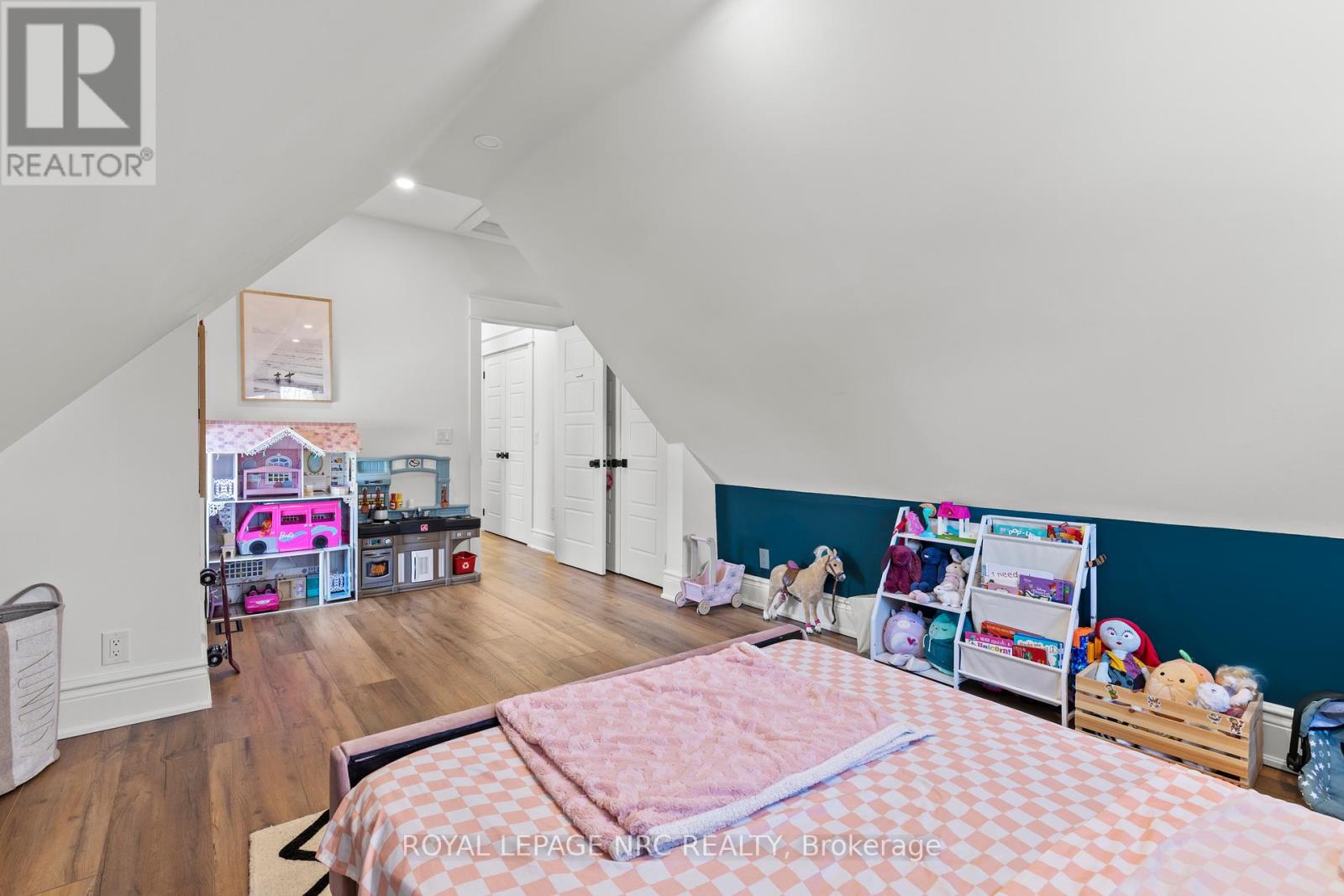 538 King Street, Port Colborne, Ontario  L3K 4H6 - Photo 30 - X12094013