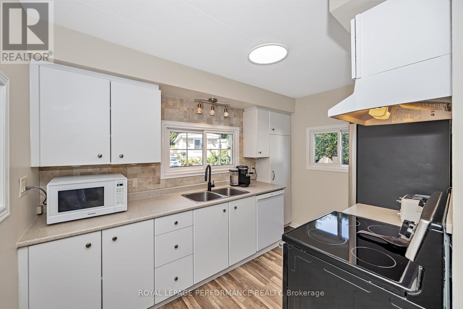 8 Bradley Green Court, Ottawa, Ontario  K2S 1B7 - Photo 10 - X12317993