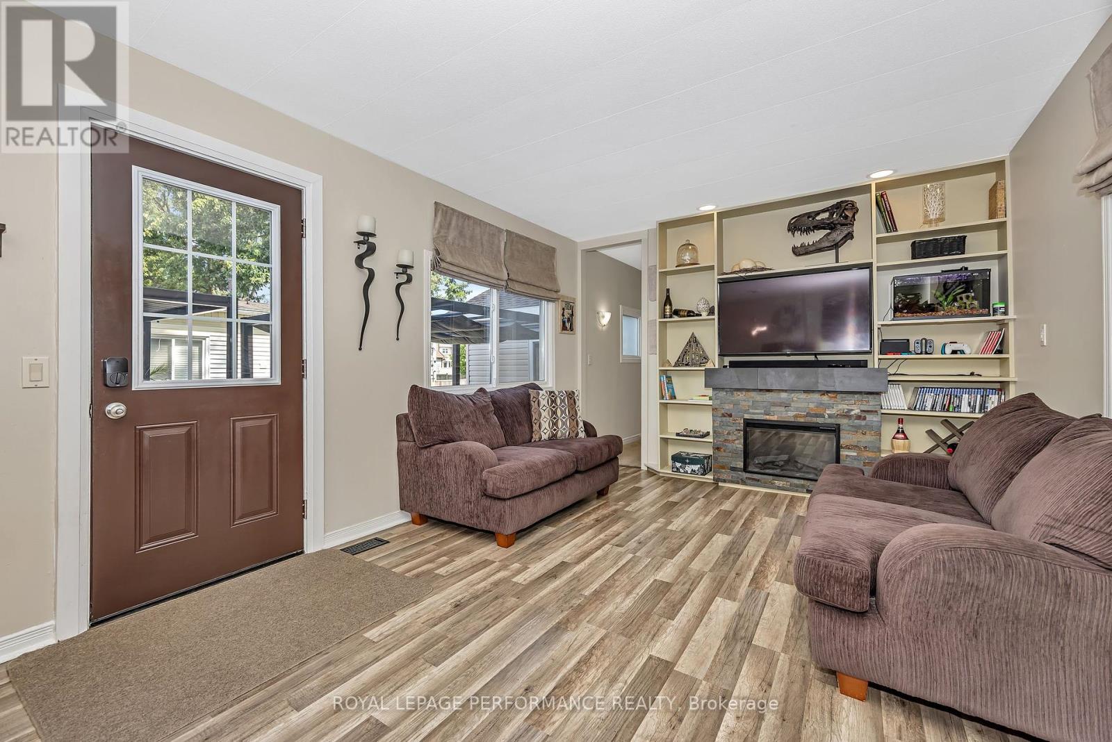 8 Bradley Green Court, Ottawa, Ontario  K2S 1B7 - Photo 12 - X12317993