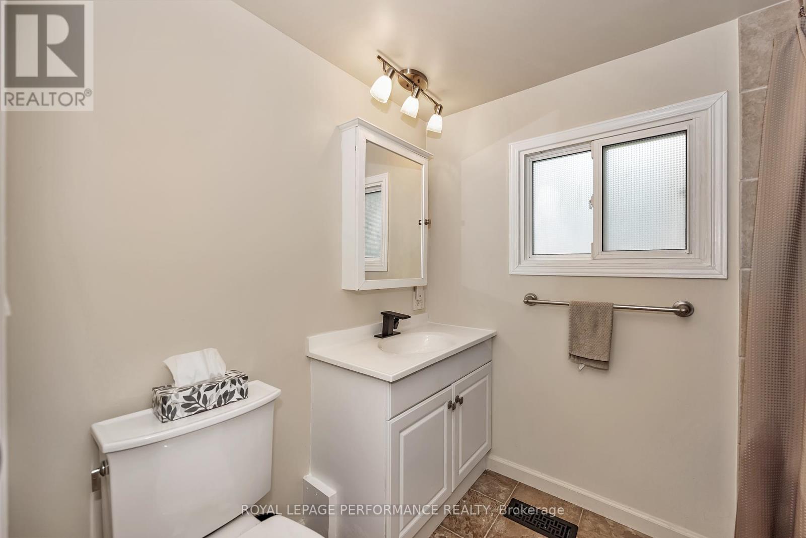 8 Bradley Green Court, Ottawa, Ontario  K2S 1B7 - Photo 19 - X12317993
