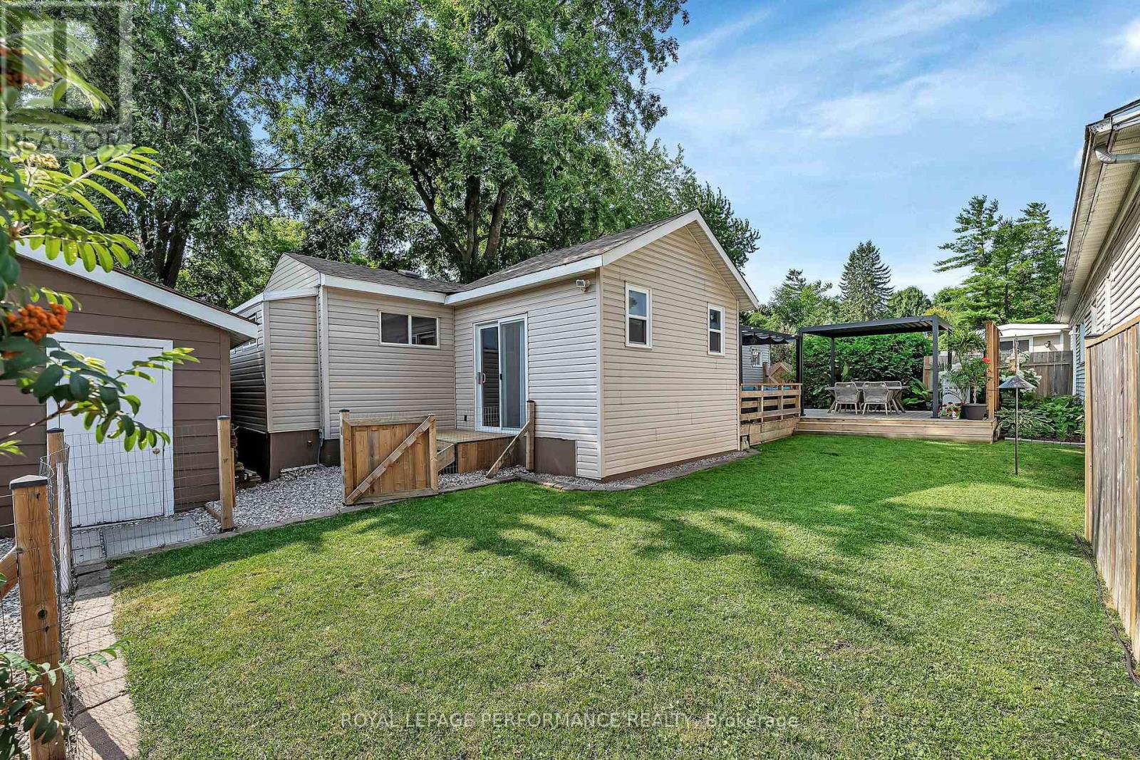 8 Bradley Green Court, Ottawa, Ontario  K2S 1B7 - Photo 6 - X12317993