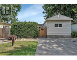 8 BRADLEY GREEN COURT, Ottawa, Ontario