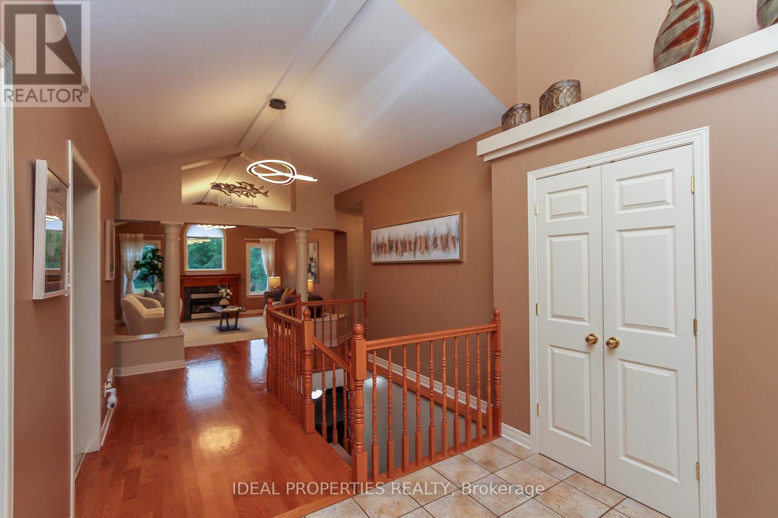 208 Pine Ridge Drive, Beckwith, Ontario  K7C 3P2 - Photo 6 - X12317996