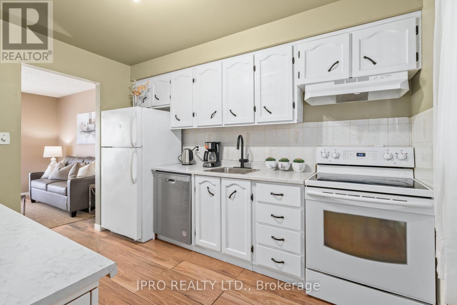 Property at 19 DAYFOOT DRIVE image 5