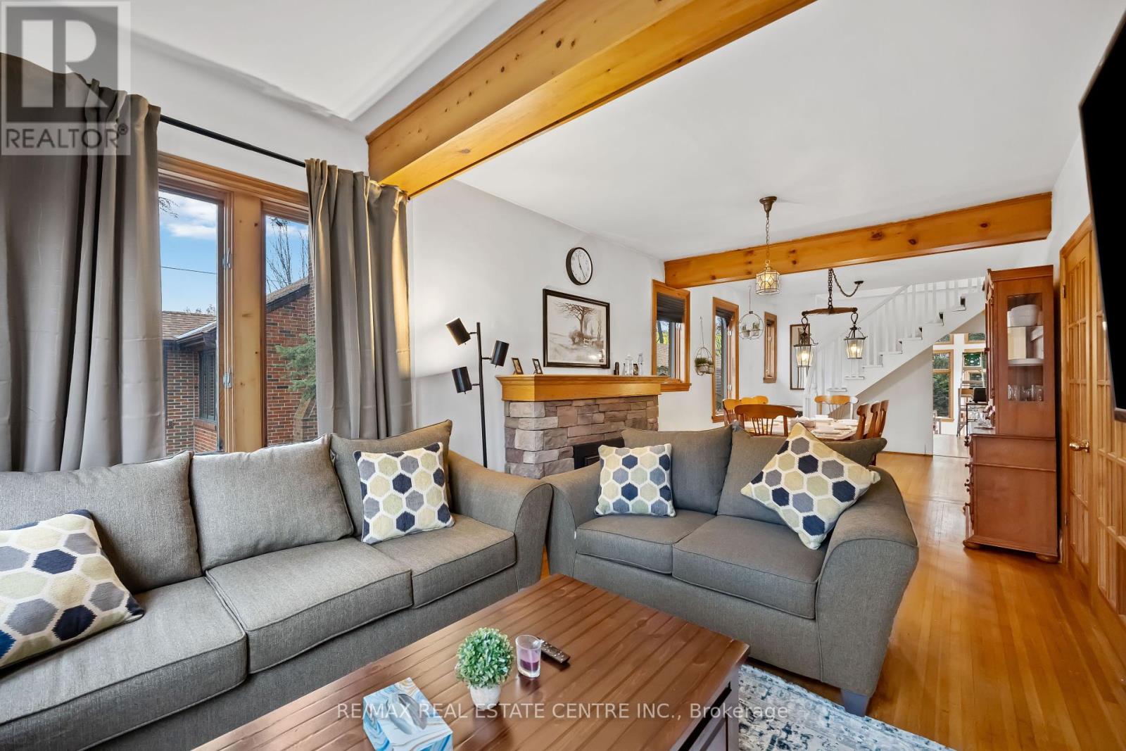 32 Wenonah Drive, Mississauga, Ontario  L5G 3W3 - Photo 6 - W12317864