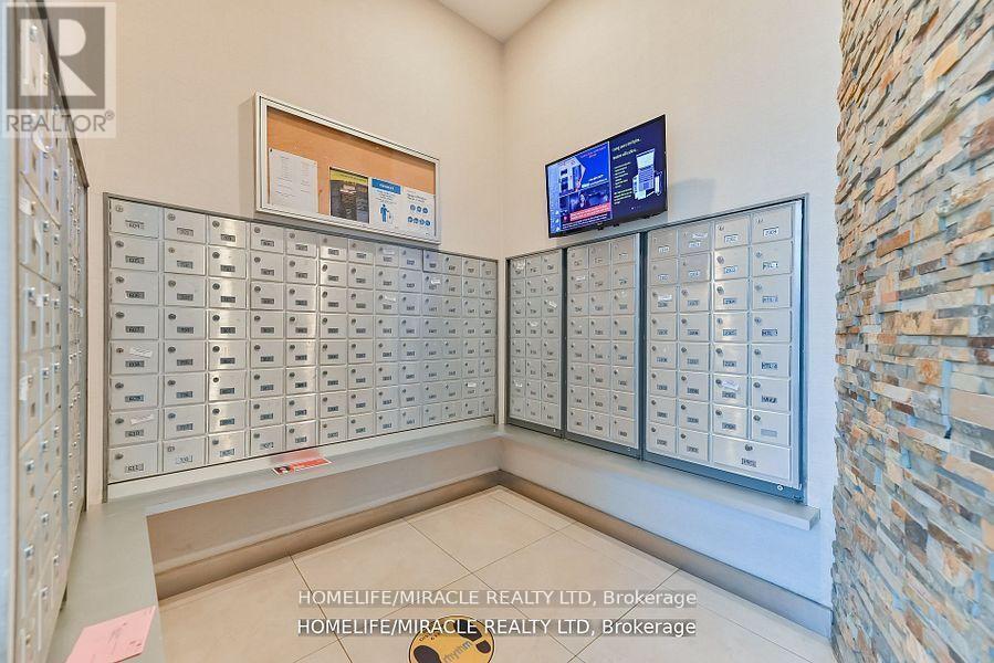 709 - 215 Queen Street E, Brampton (Queen Street Corridor), Ontario  L6W 0A9 - Photo 32 - W12317912