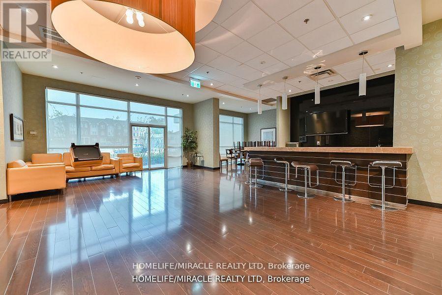 709 - 215 Queen Street E, Brampton (Queen Street Corridor), Ontario  L6W 0A9 - Photo 33 - W12317912