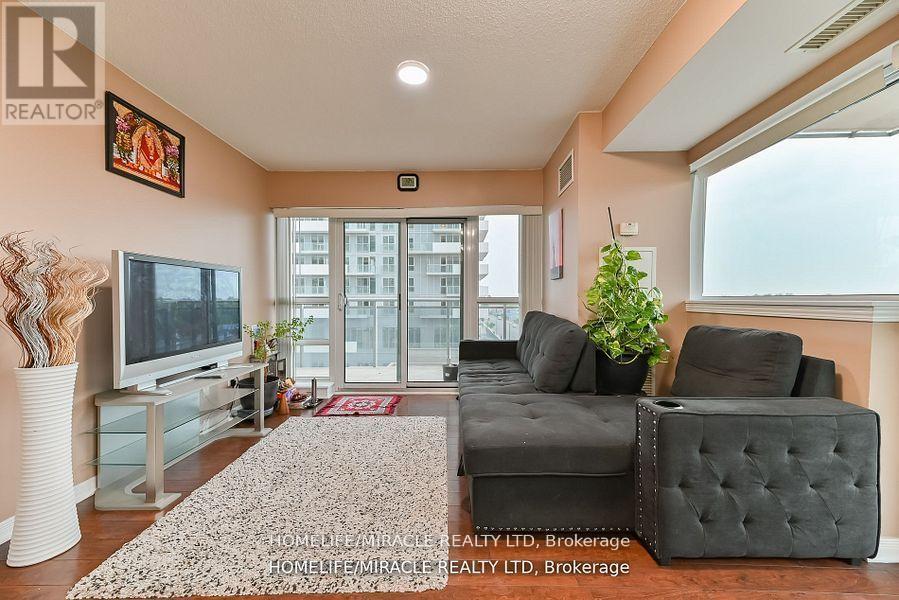 709 - 215 Queen Street E, Brampton (Queen Street Corridor), Ontario  L6W 0A9 - Photo 8 - W12317912