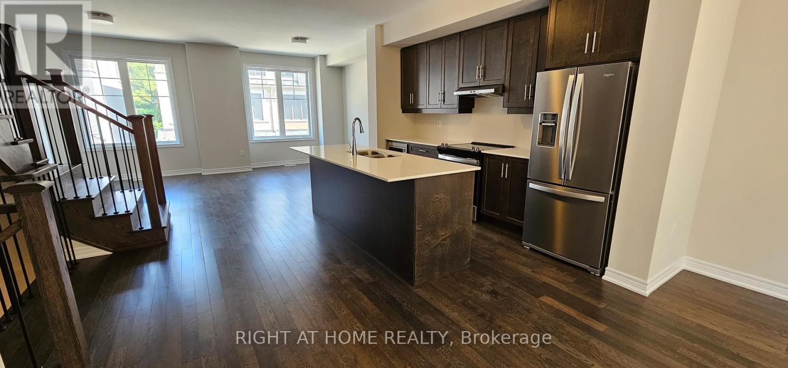34 Folcroft Street, Brampton, Ontario  L6Y 0B6 - Photo 2 - W12317929