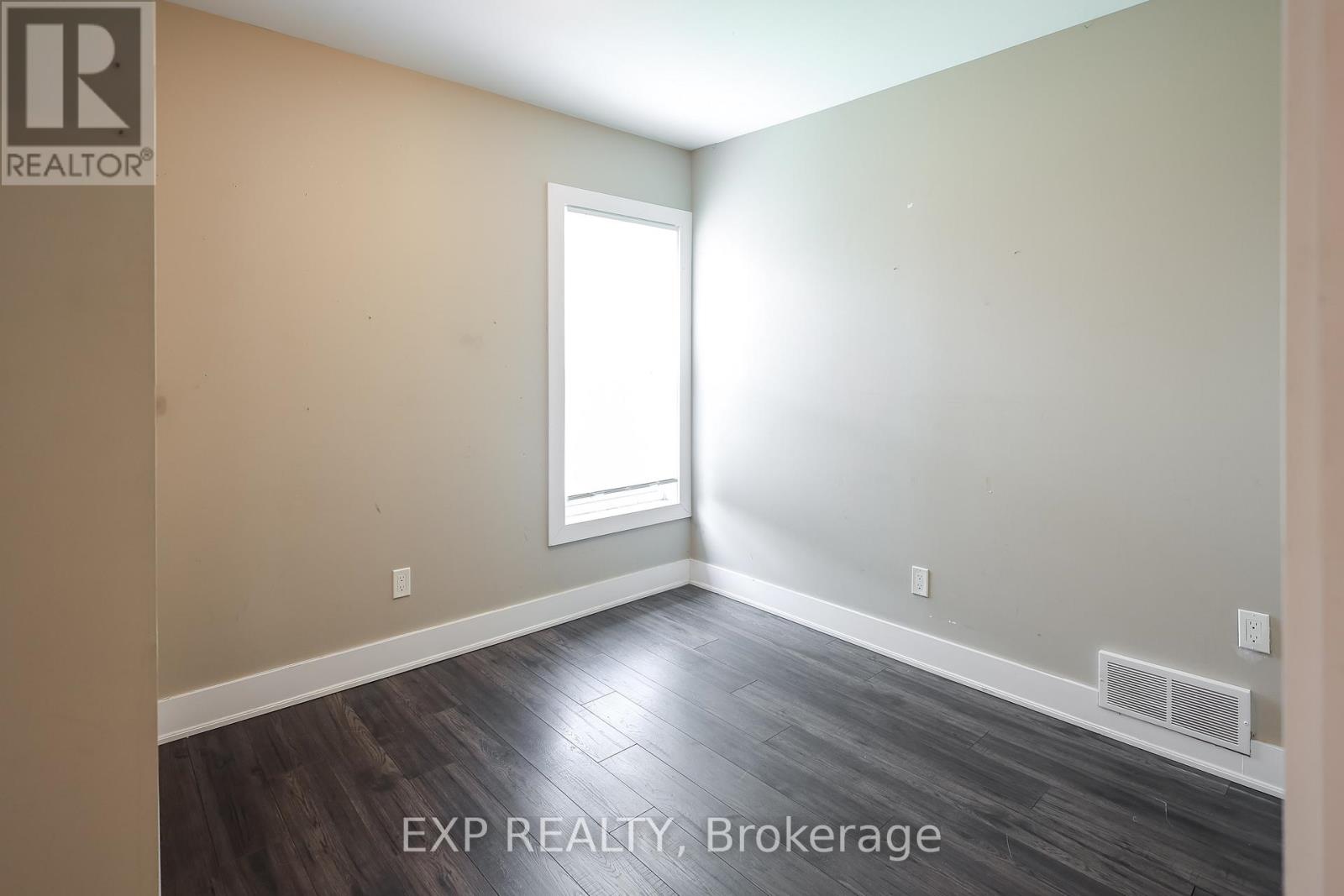 29 Ashley Street, Hamilton, Ontario  L8L 5S5 - Photo 14 - X12317892