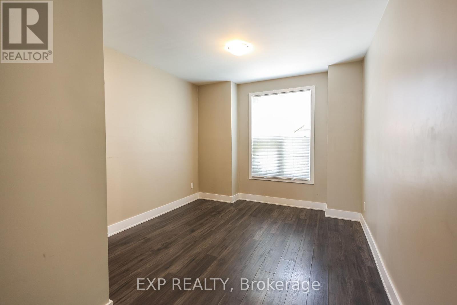 29 Ashley Street, Hamilton, Ontario  L8L 5S5 - Photo 9 - X12317892